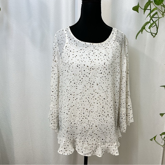 Apt. 9 Cream and Black Women's Top - Picture 2 of 11